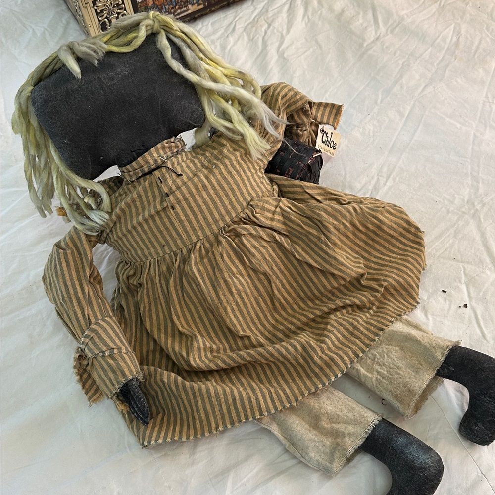 Doll Chloe Hand Crafted Rustic Folk with Black Basket Old Crow - Picture 4 of 10
